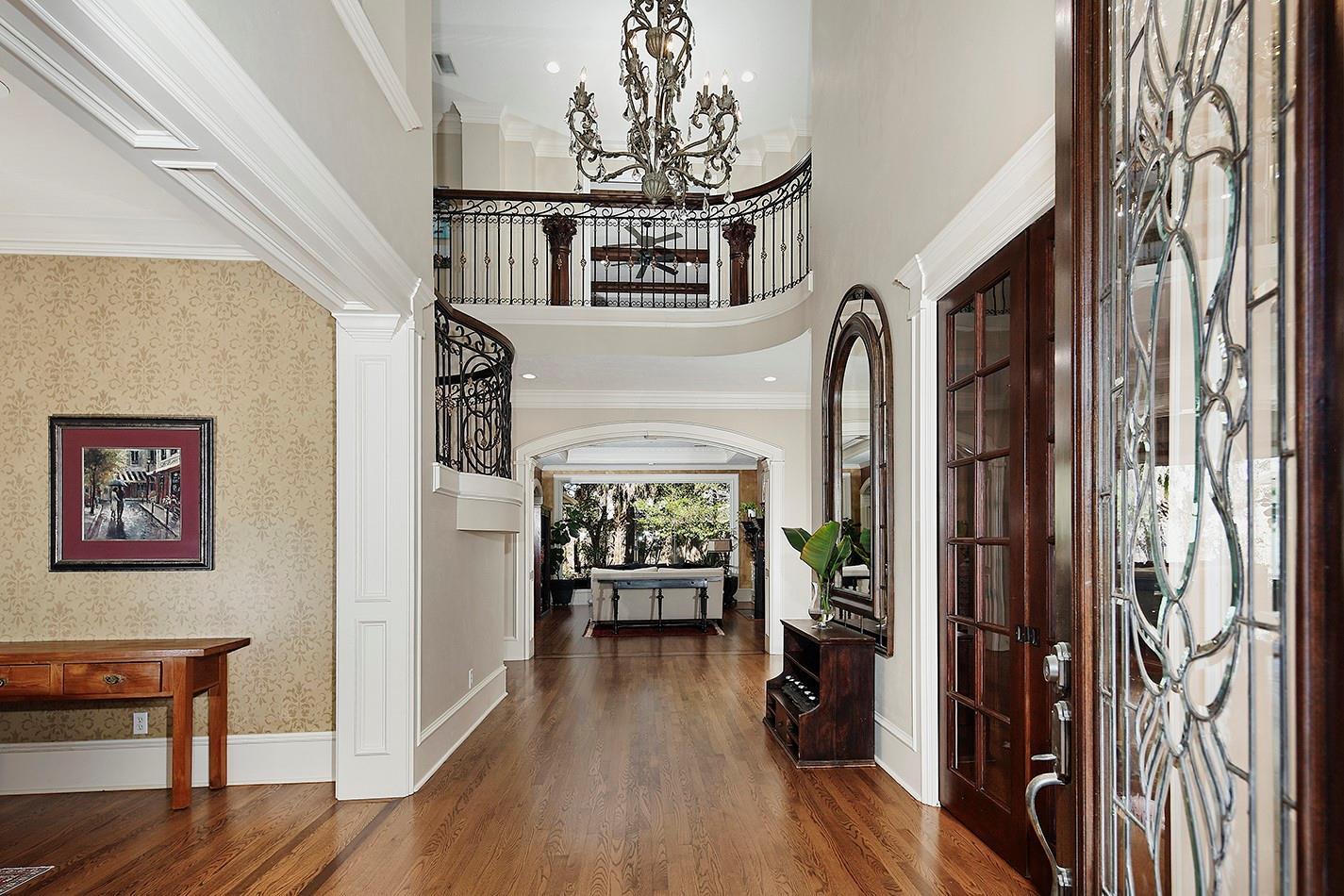 22 W Bracebridge Circle