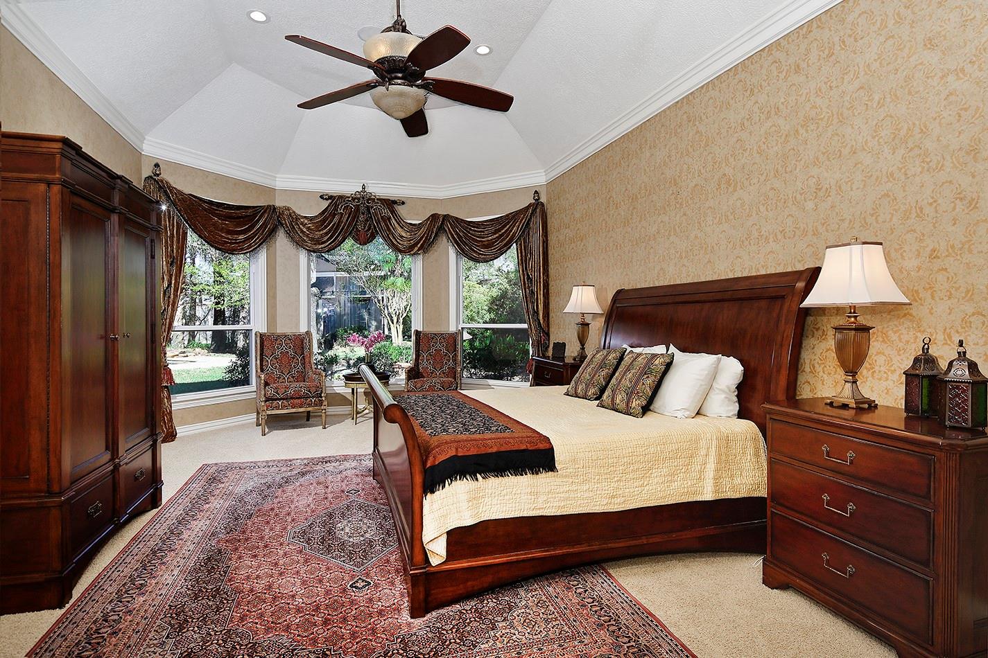 22 W Bracebridge Circle