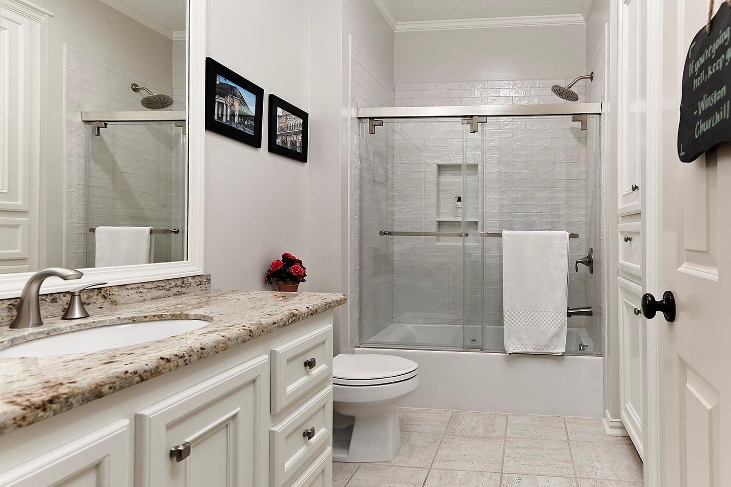 22 W Bracebridge Circle