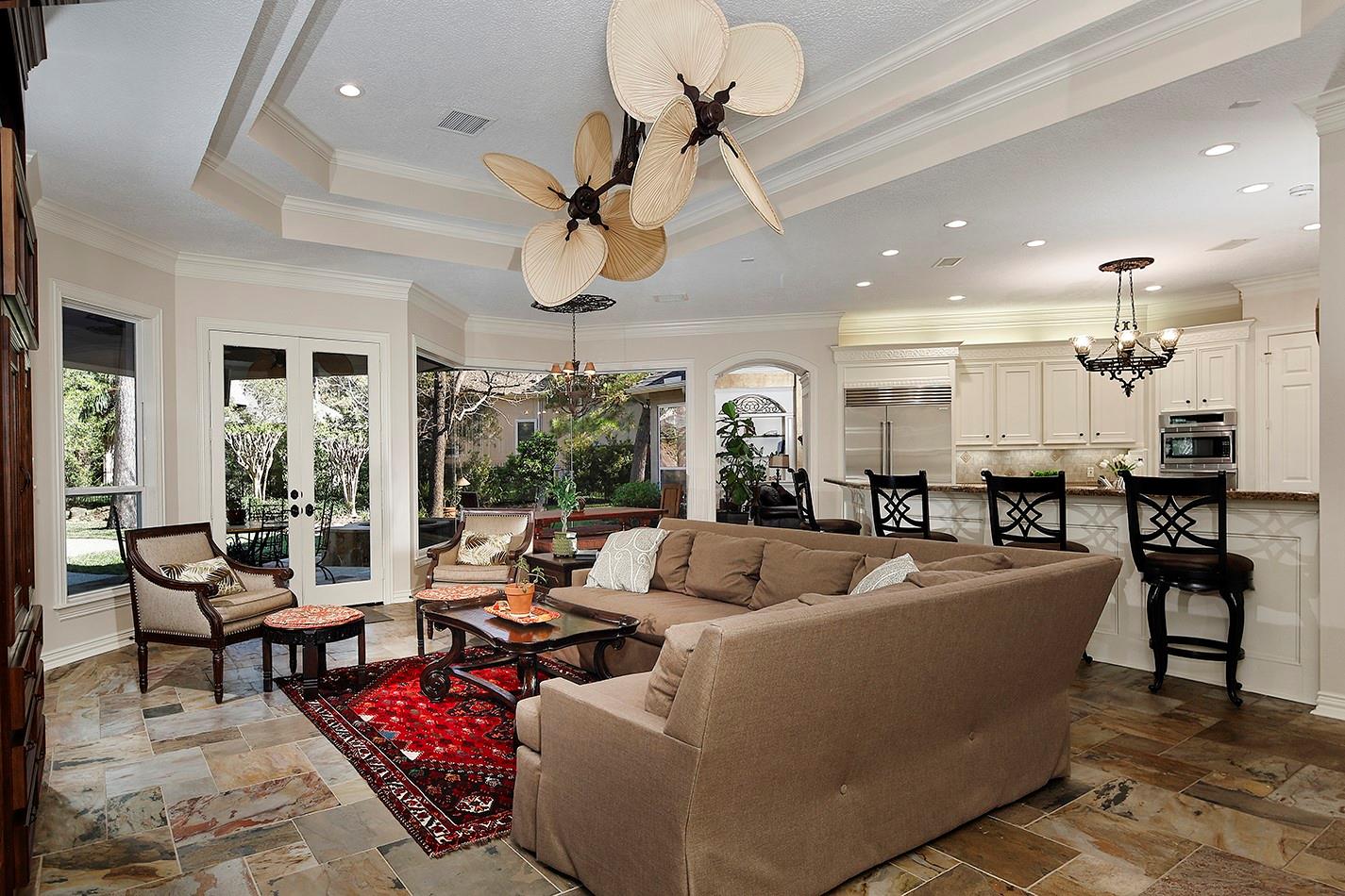 22 W Bracebridge Circle