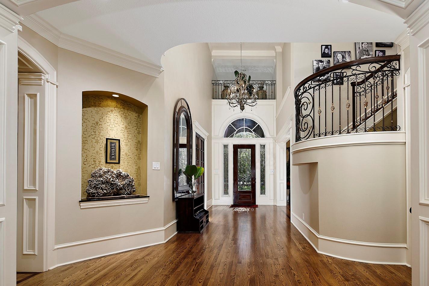22 W Bracebridge Circle