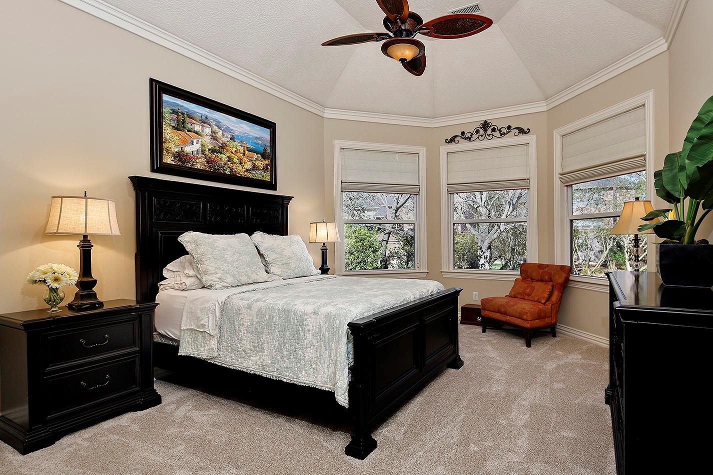 22 W Bracebridge Circle