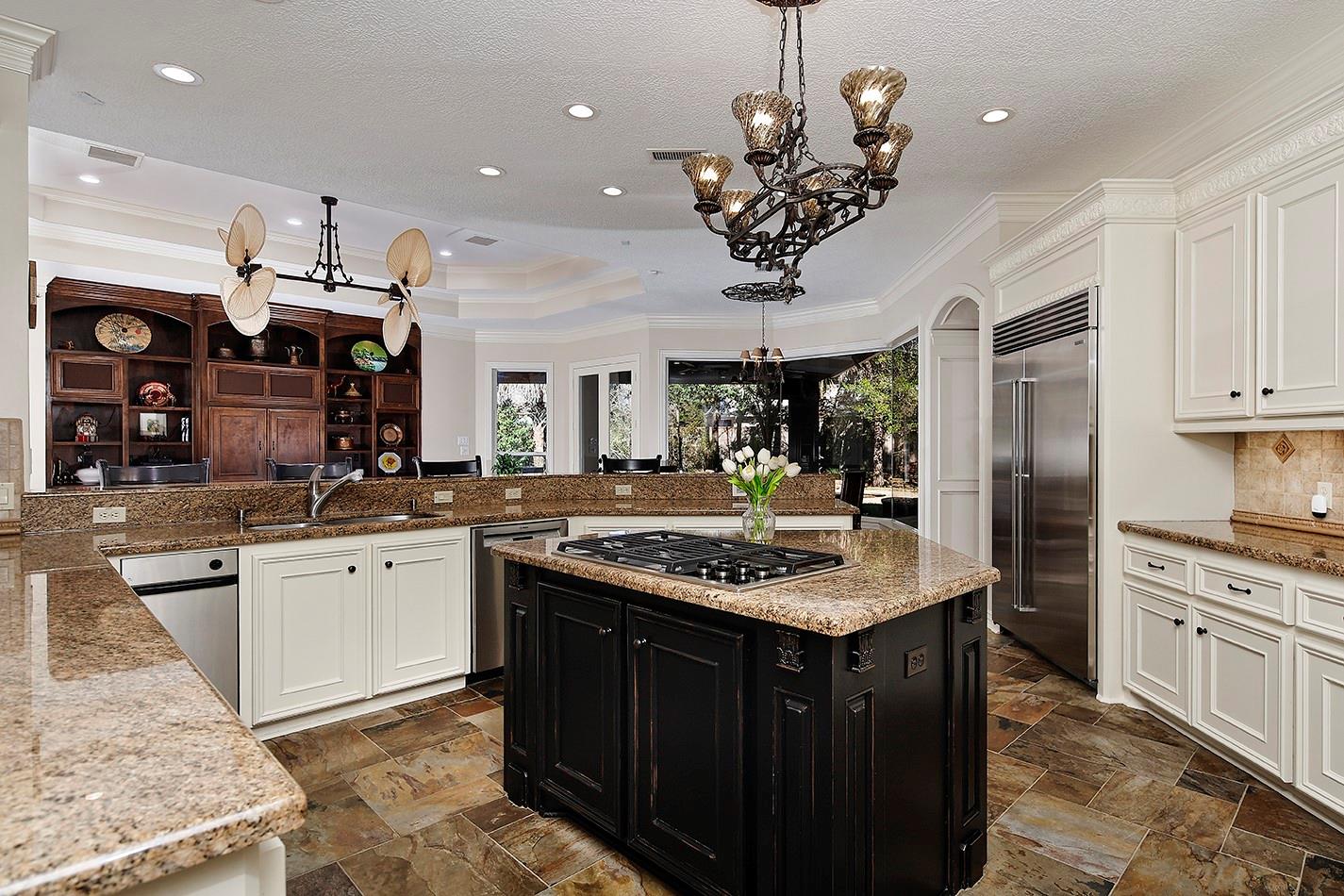 22 W Bracebridge Circle