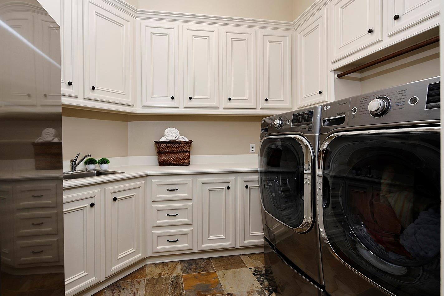 22 W Bracebridge Circle