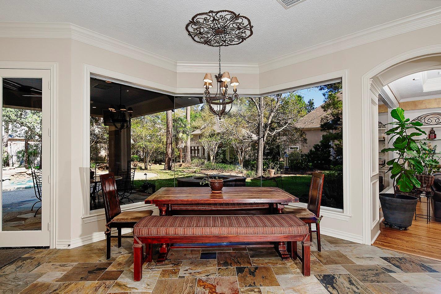 22 W Bracebridge Circle