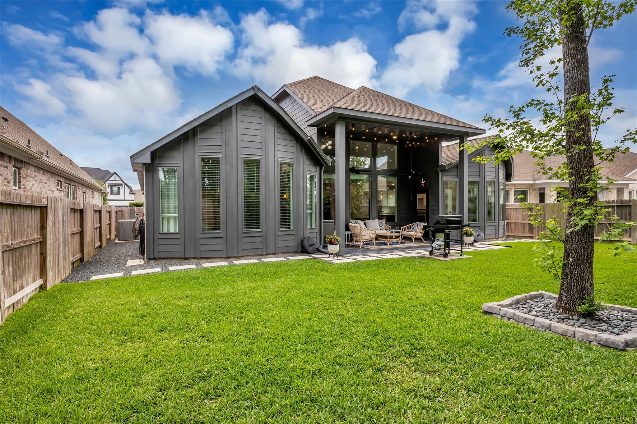 2915 Oakcrest Meadow Court