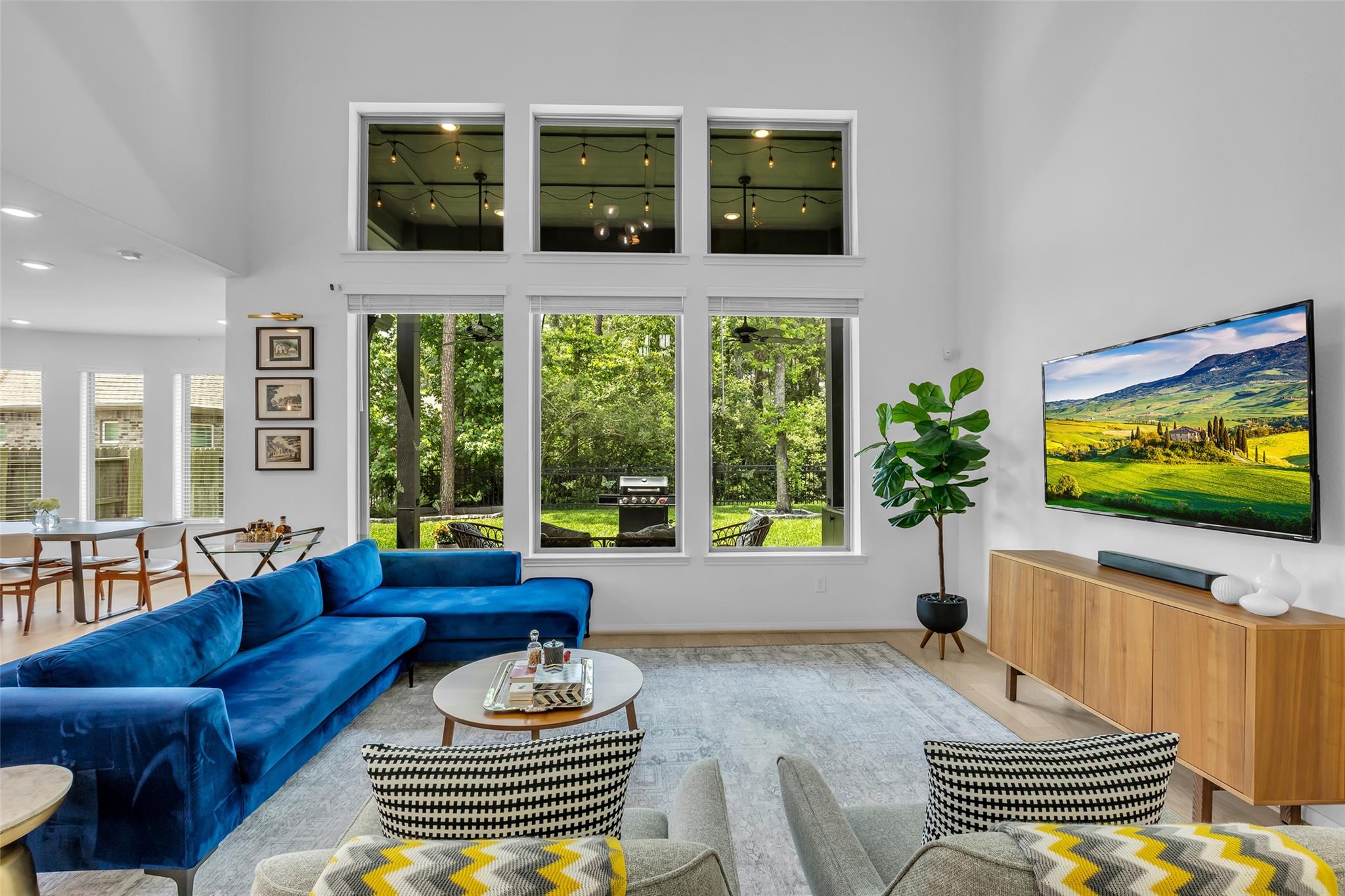 2915 Oakcrest Meadow Court