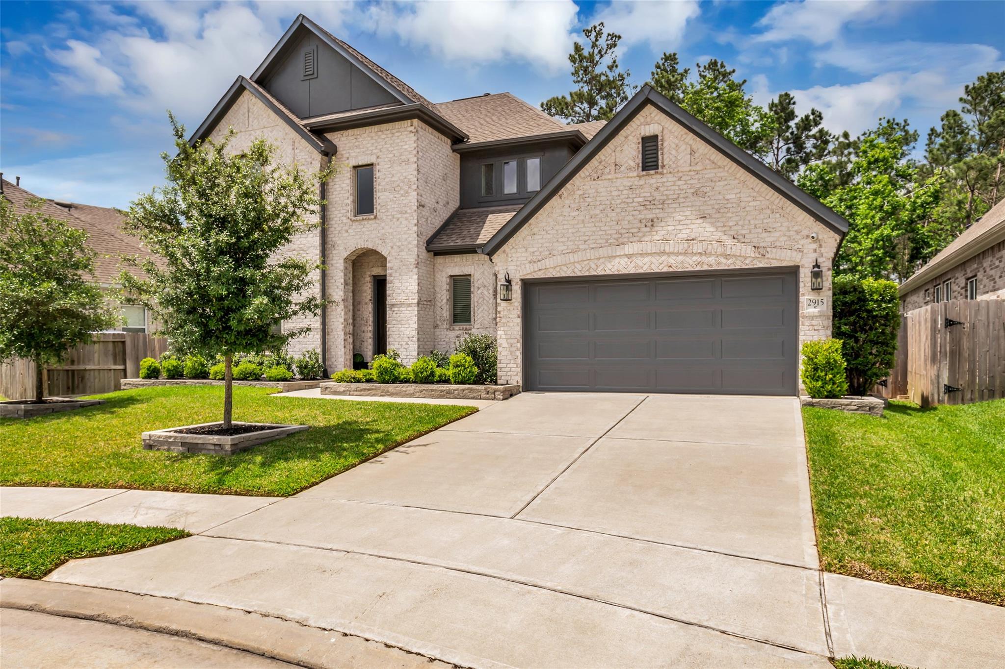 2915 Oakcrest Meadow Court