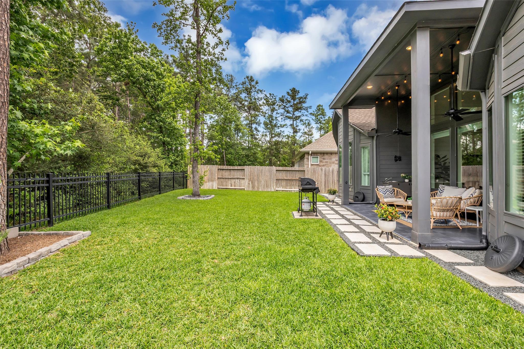 2915 Oakcrest Meadow Court