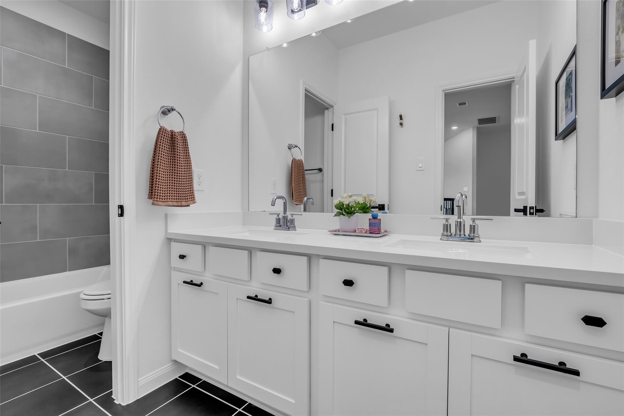 2915 Oakcrest Meadow Court