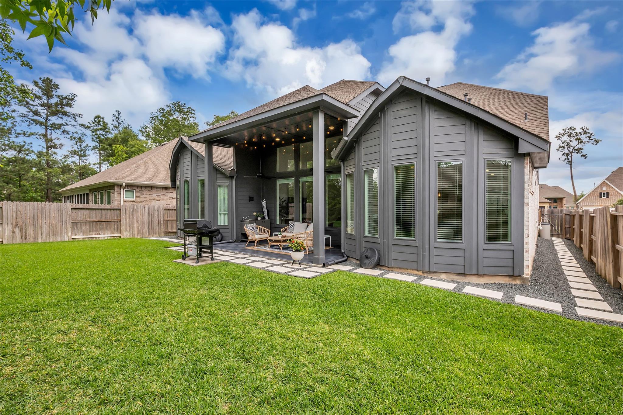 2915 Oakcrest Meadow Court