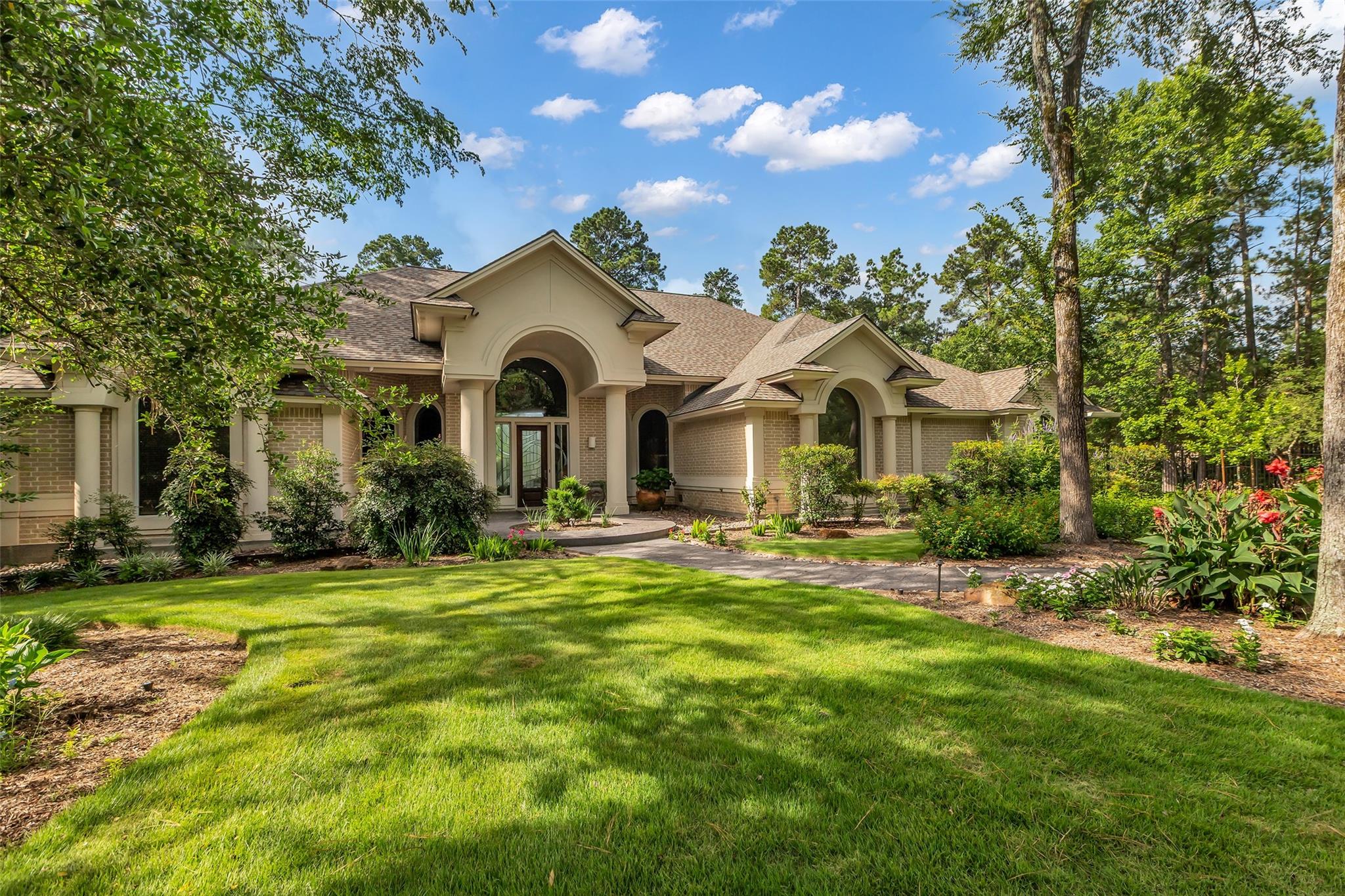 11 Bracebridge Drive, The Woodlands