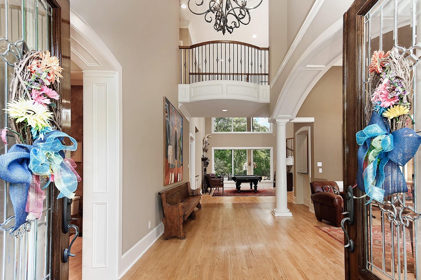 122 E Bracebridge Circle