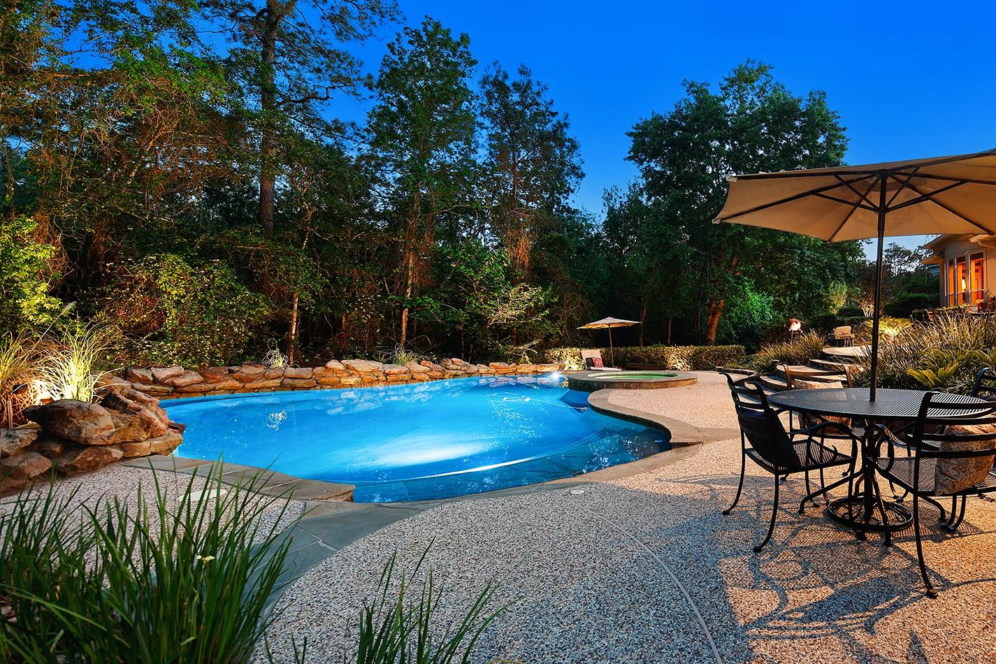 122 E Bracebridge Circle