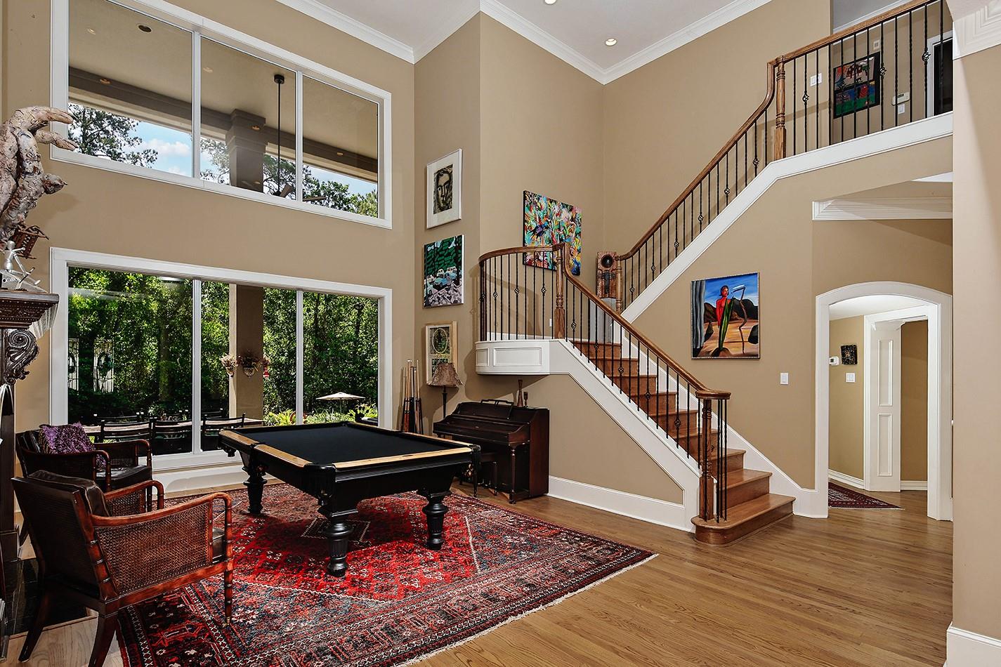 122 E Bracebridge Circle