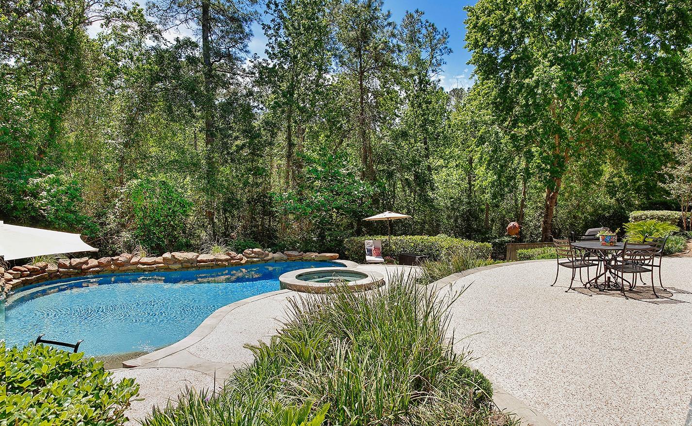 122 E Bracebridge Circle