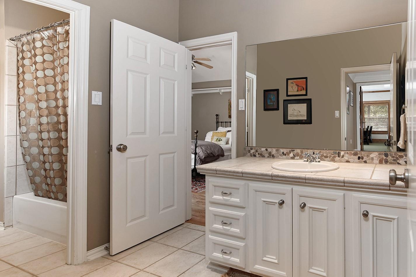 122 E Bracebridge Circle