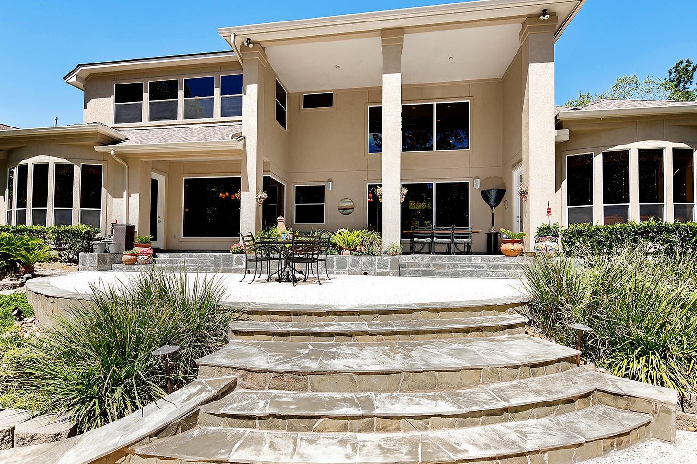 122 E Bracebridge Circle