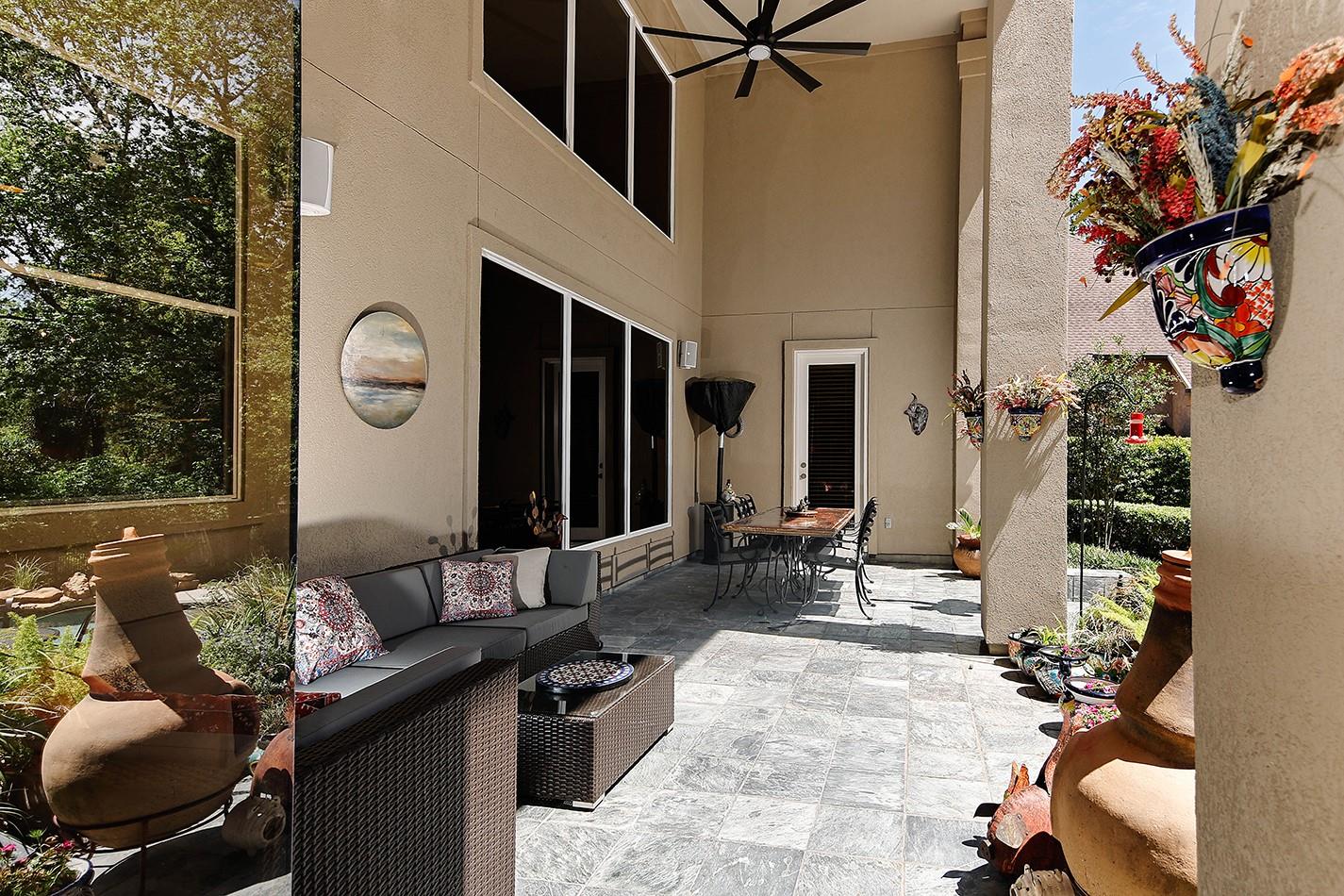 122 E Bracebridge Circle