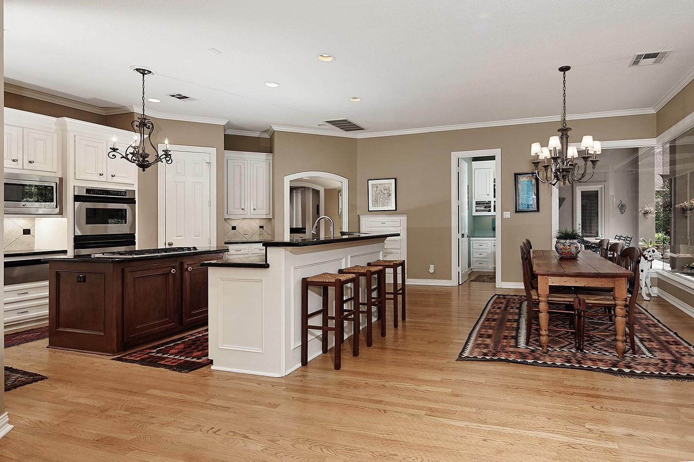 122 E Bracebridge Circle