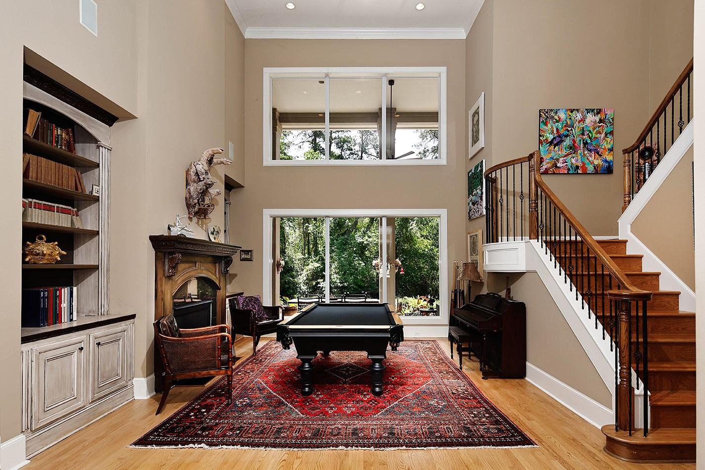 122 E Bracebridge Circle