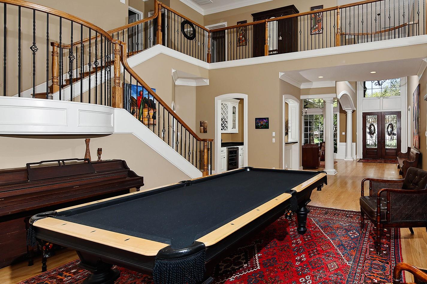 122 E Bracebridge Circle