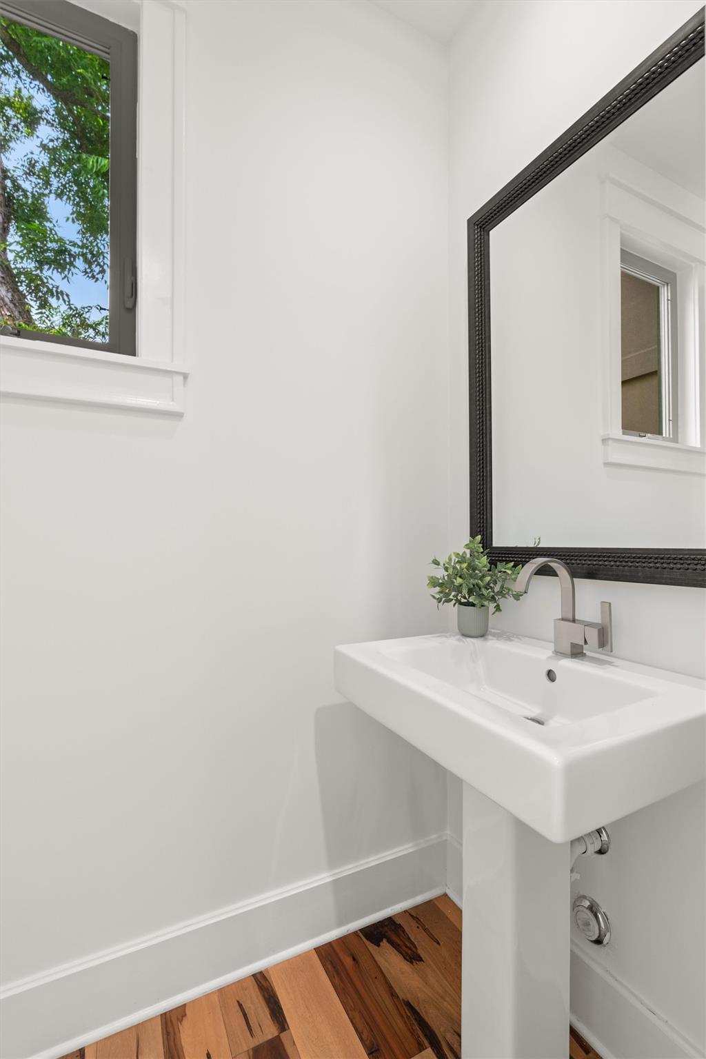1227 Newning Ave # 10