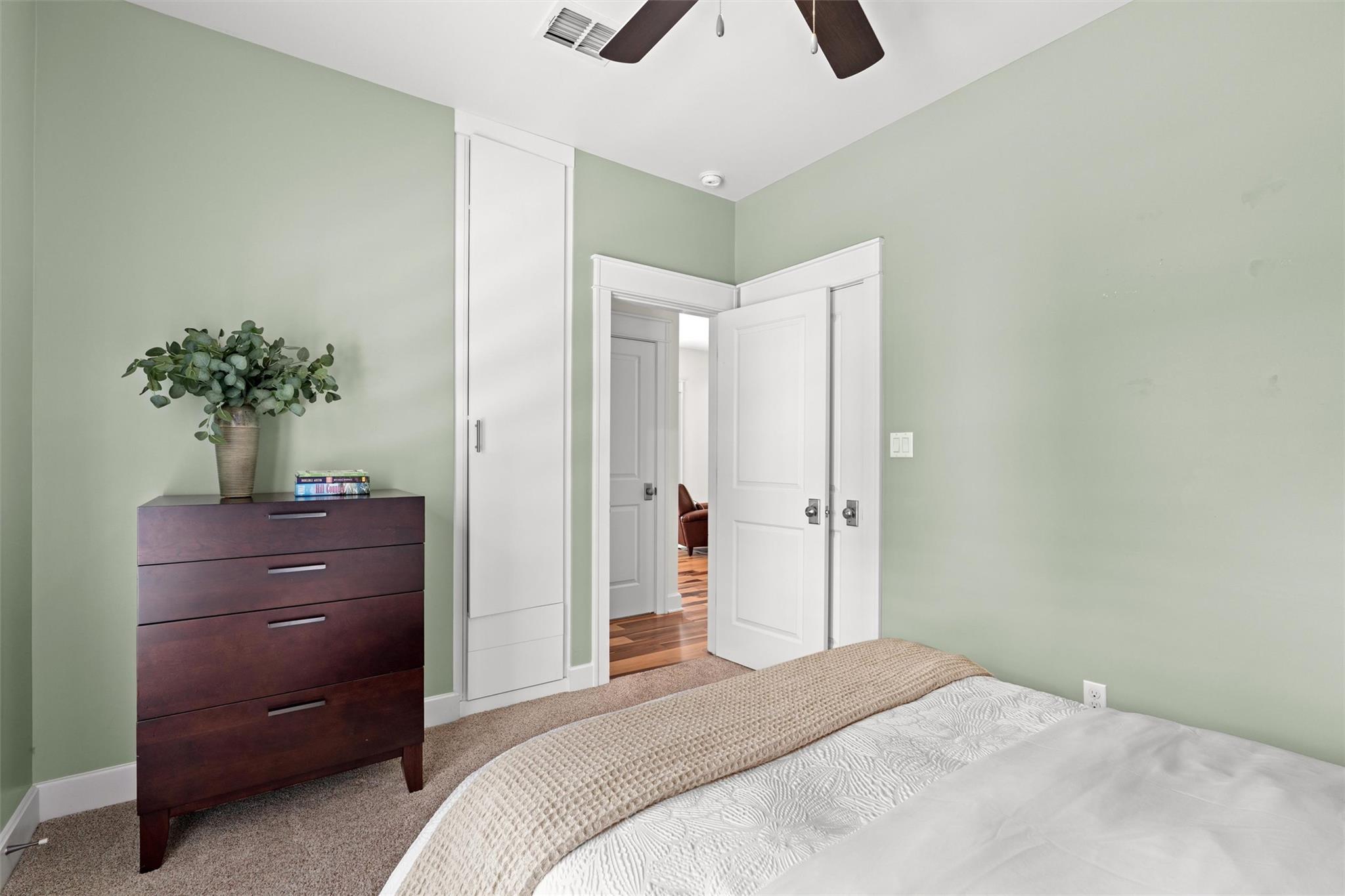 1227 Newning Ave # 10