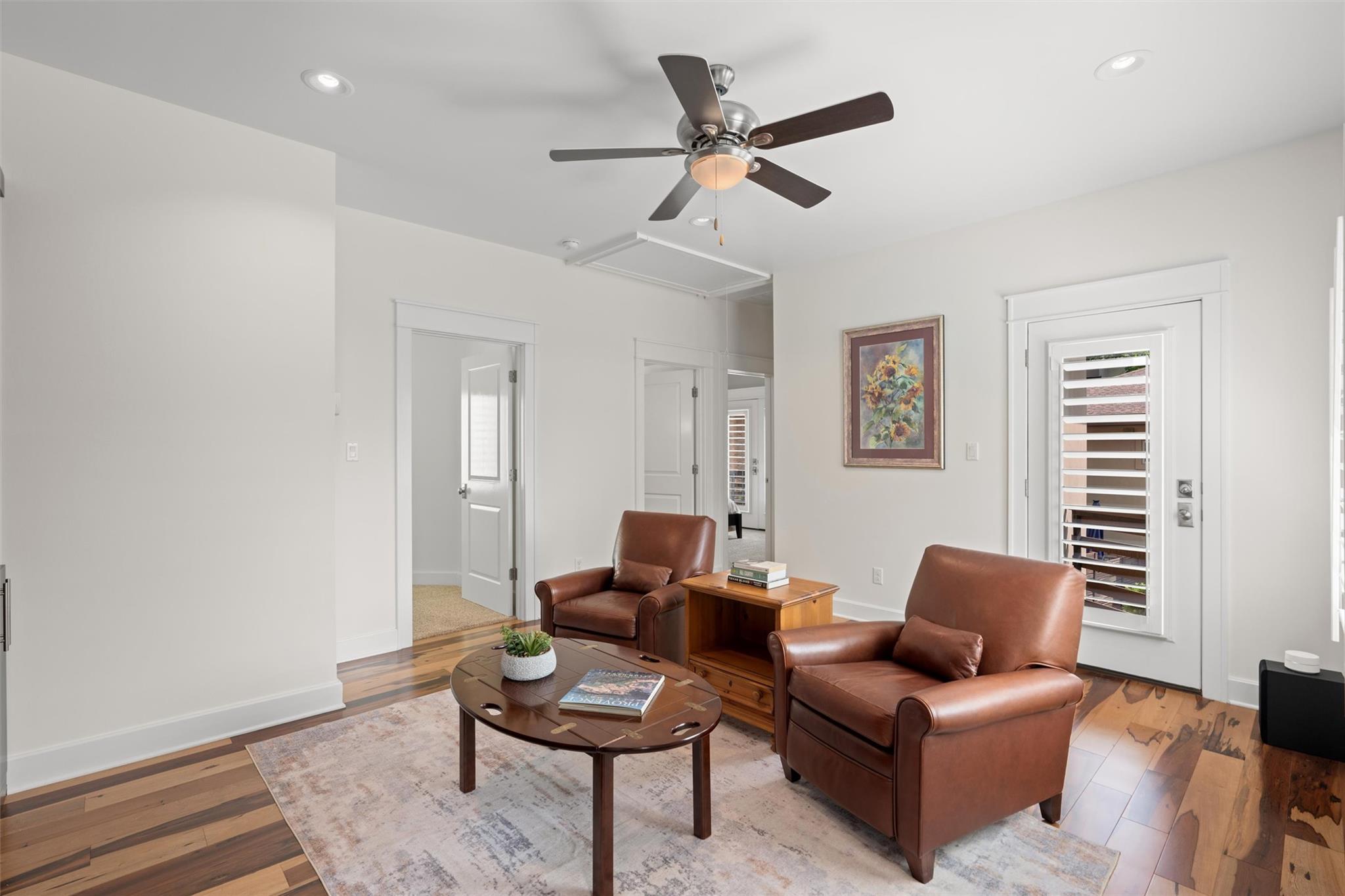 1227 Newning Ave # 10