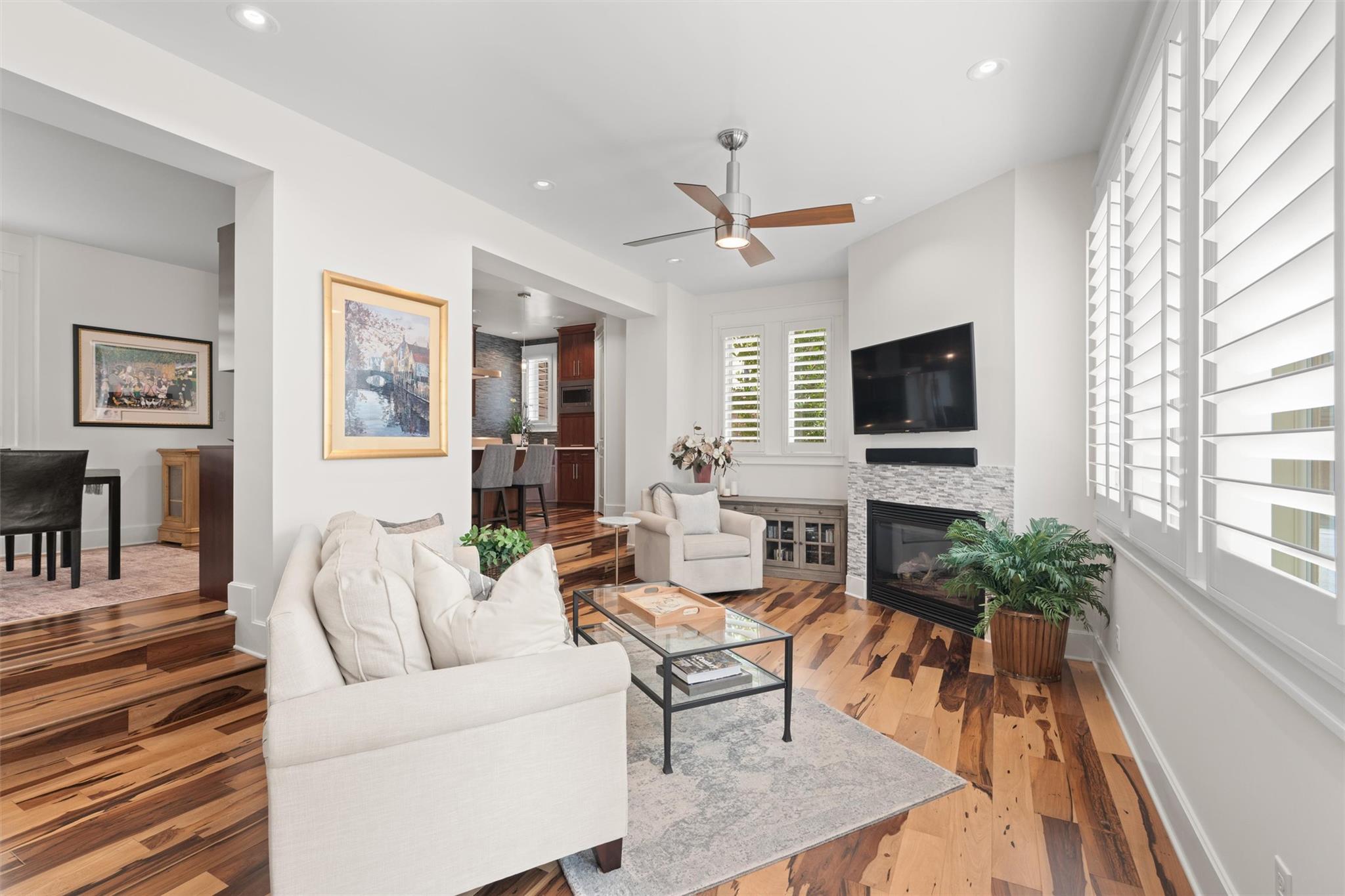 1227 Newning Ave # 10