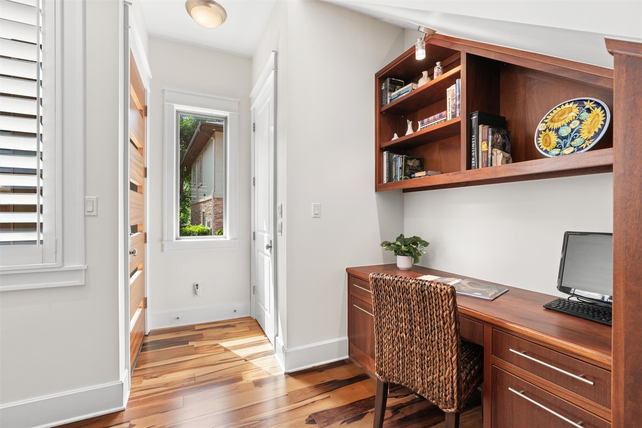 1227 Newning Ave # 10