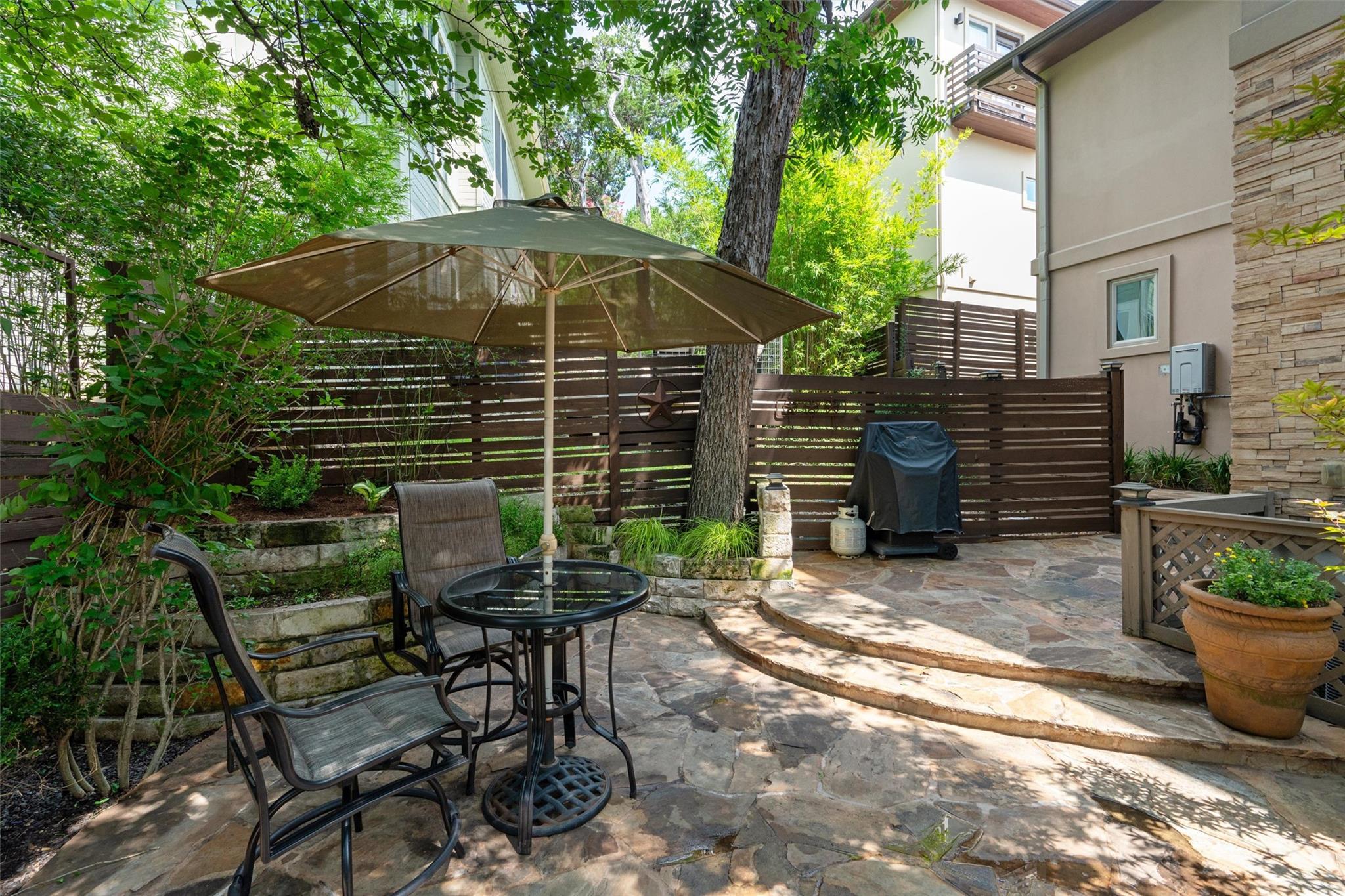 1227 Newning Ave # 10