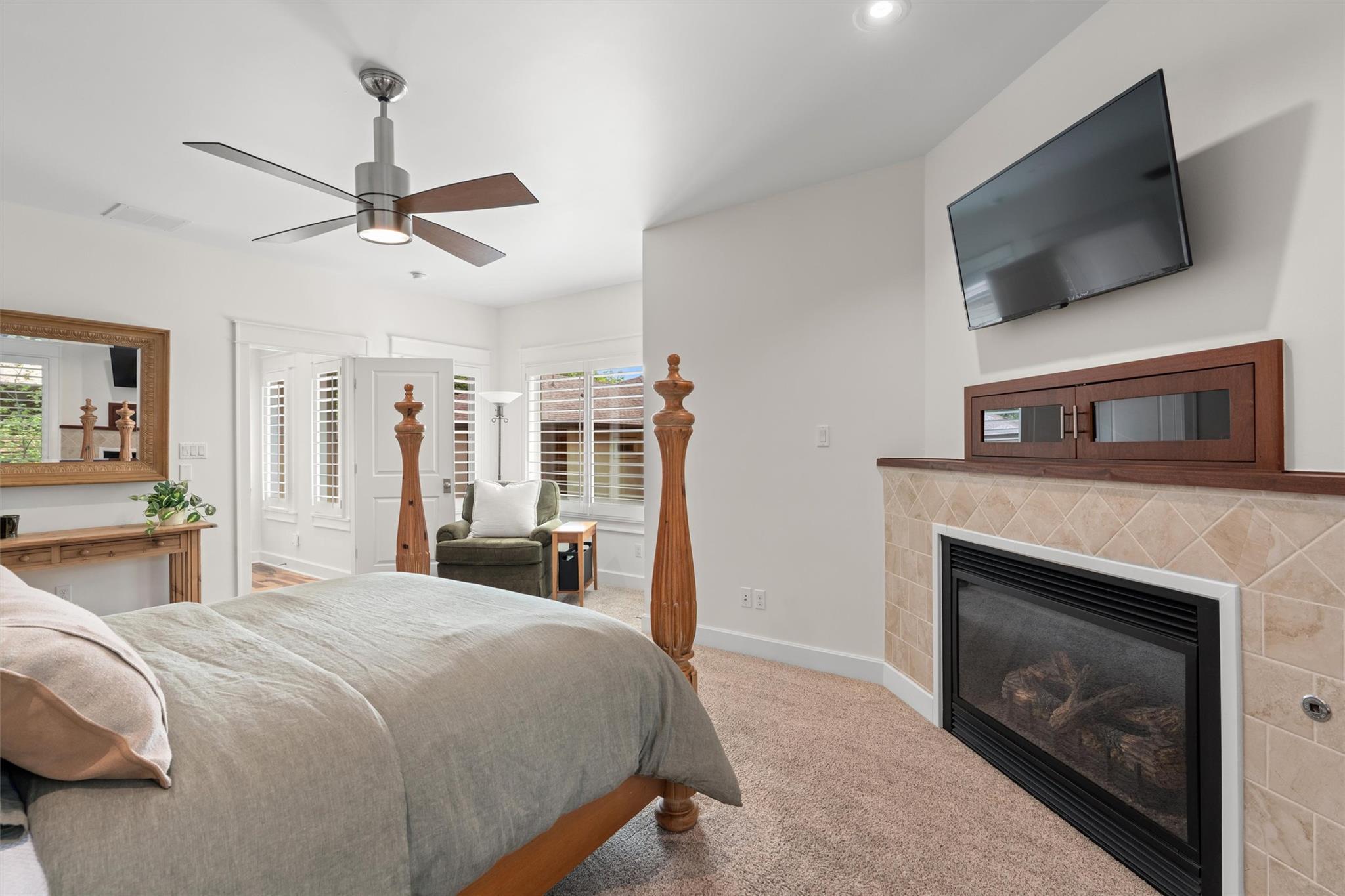 1227 Newning Ave # 10