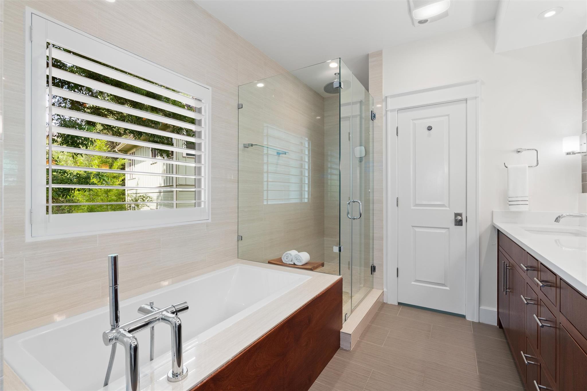 1227 Newning Ave # 10