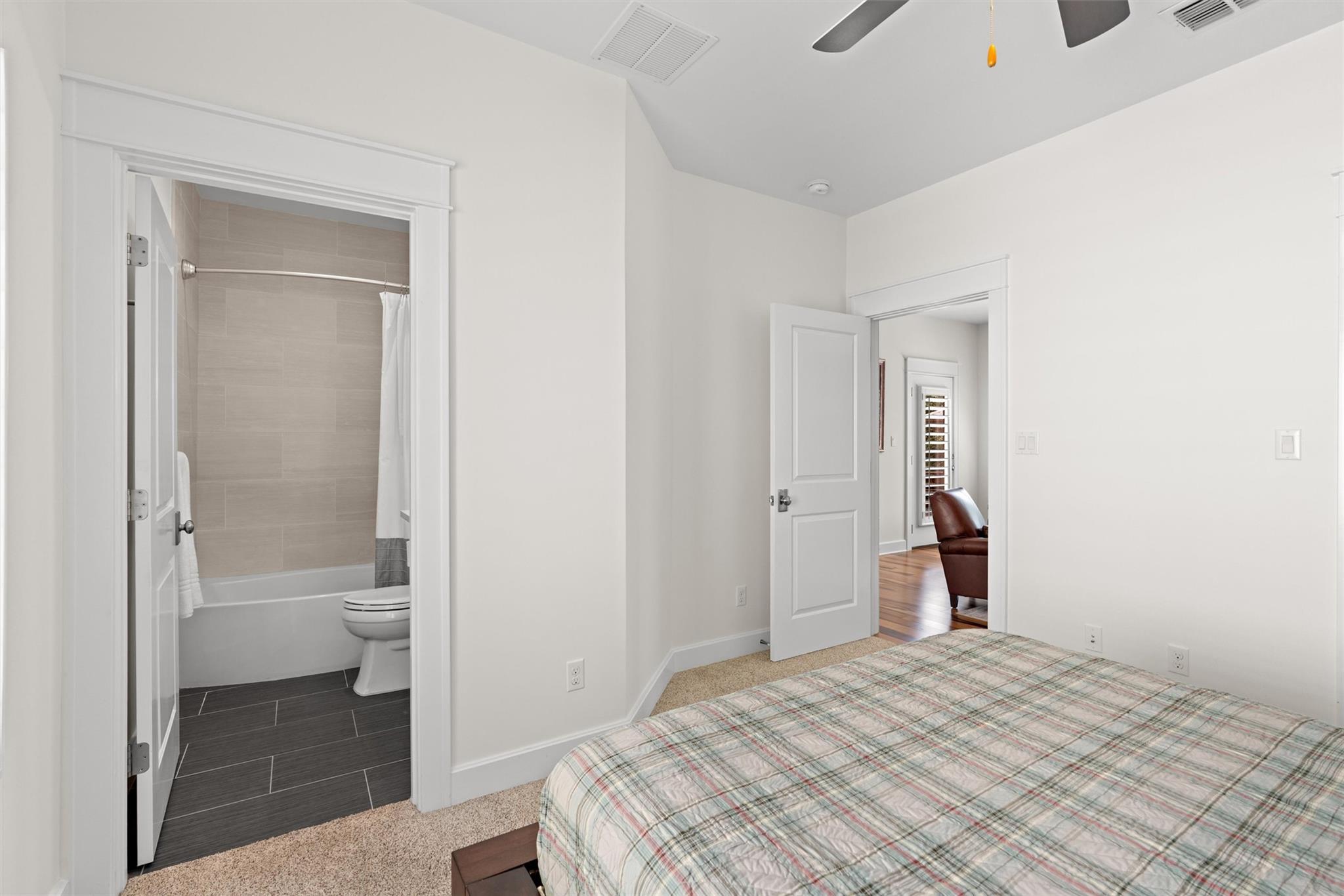 1227 Newning Ave # 10