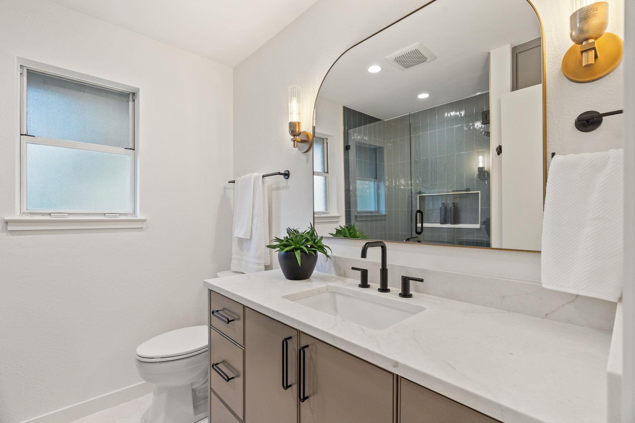 5609 Barker Ridge DR
