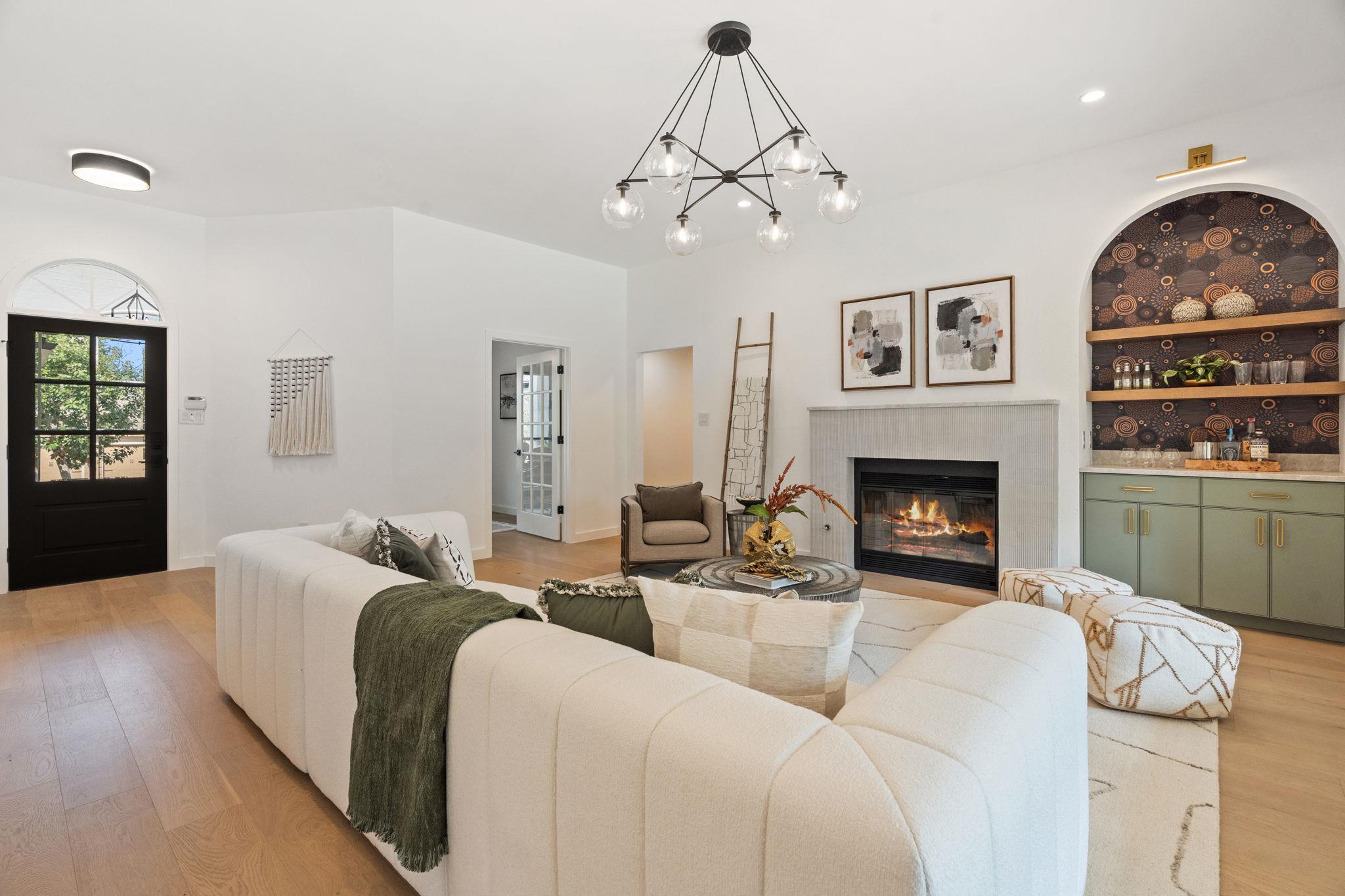 5609 Barker Ridge DR