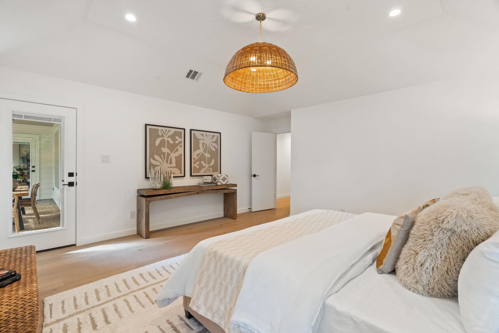 5609 Barker Ridge DR