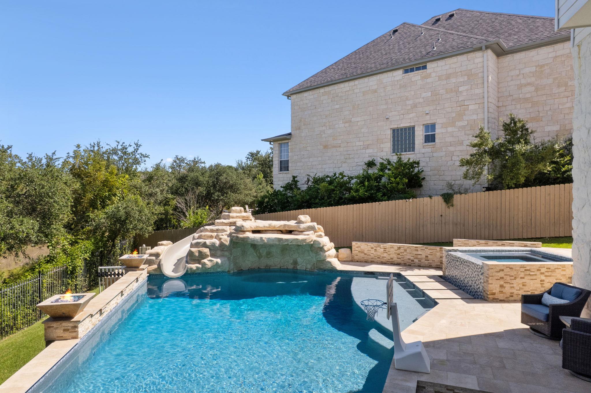 12104 Carlsbad DR