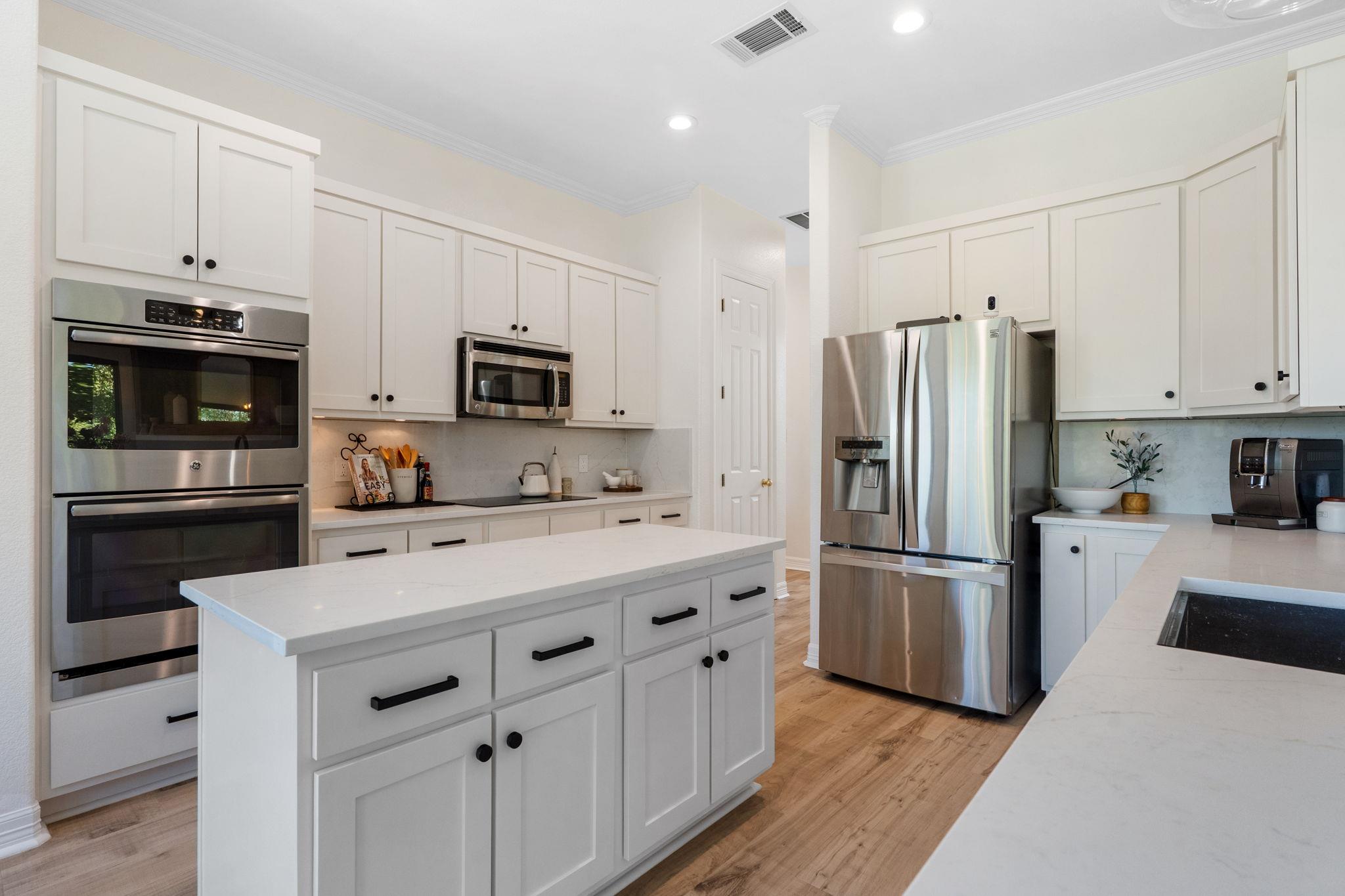 12104 Carlsbad DR