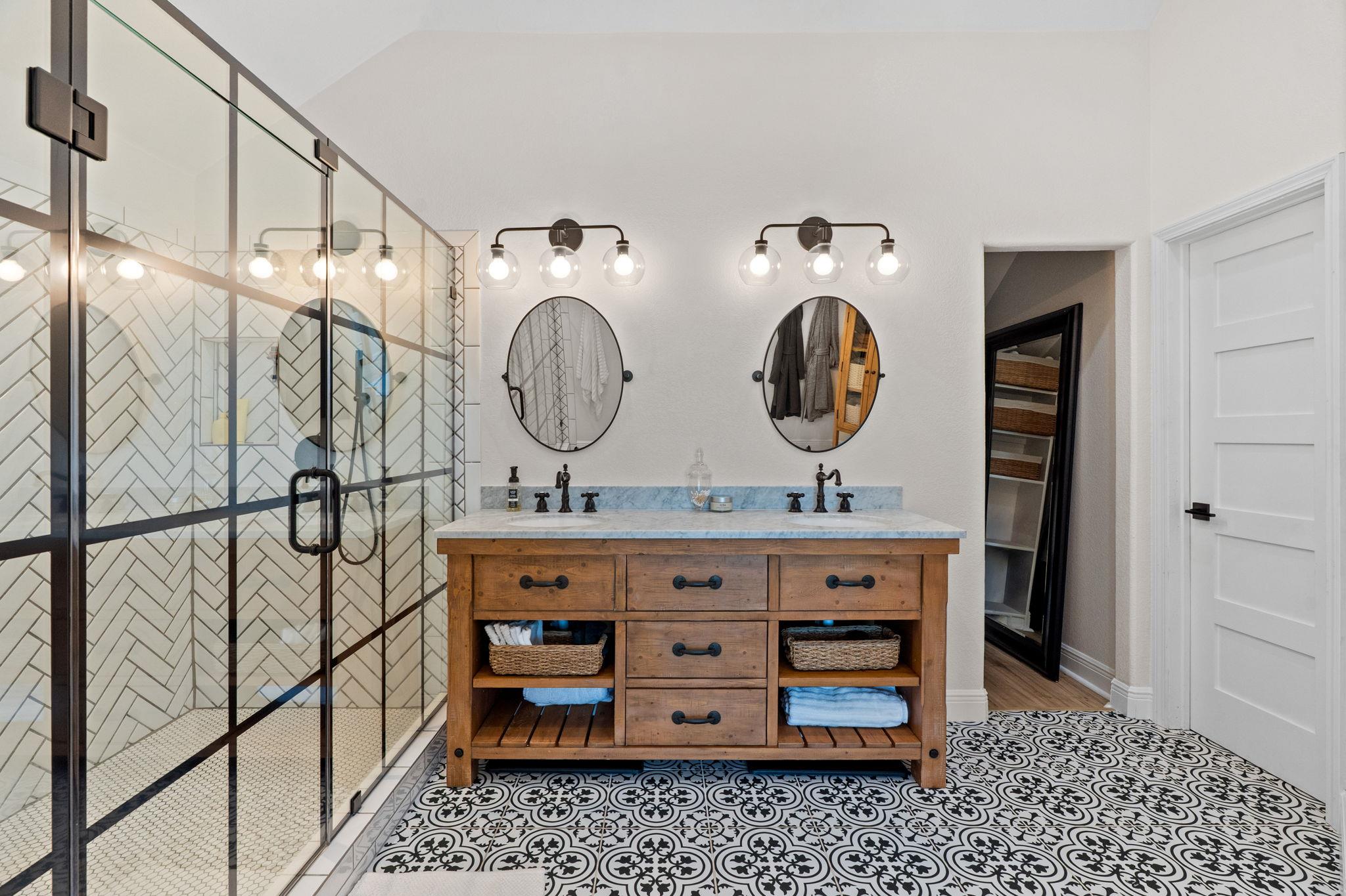 12104 Carlsbad DR