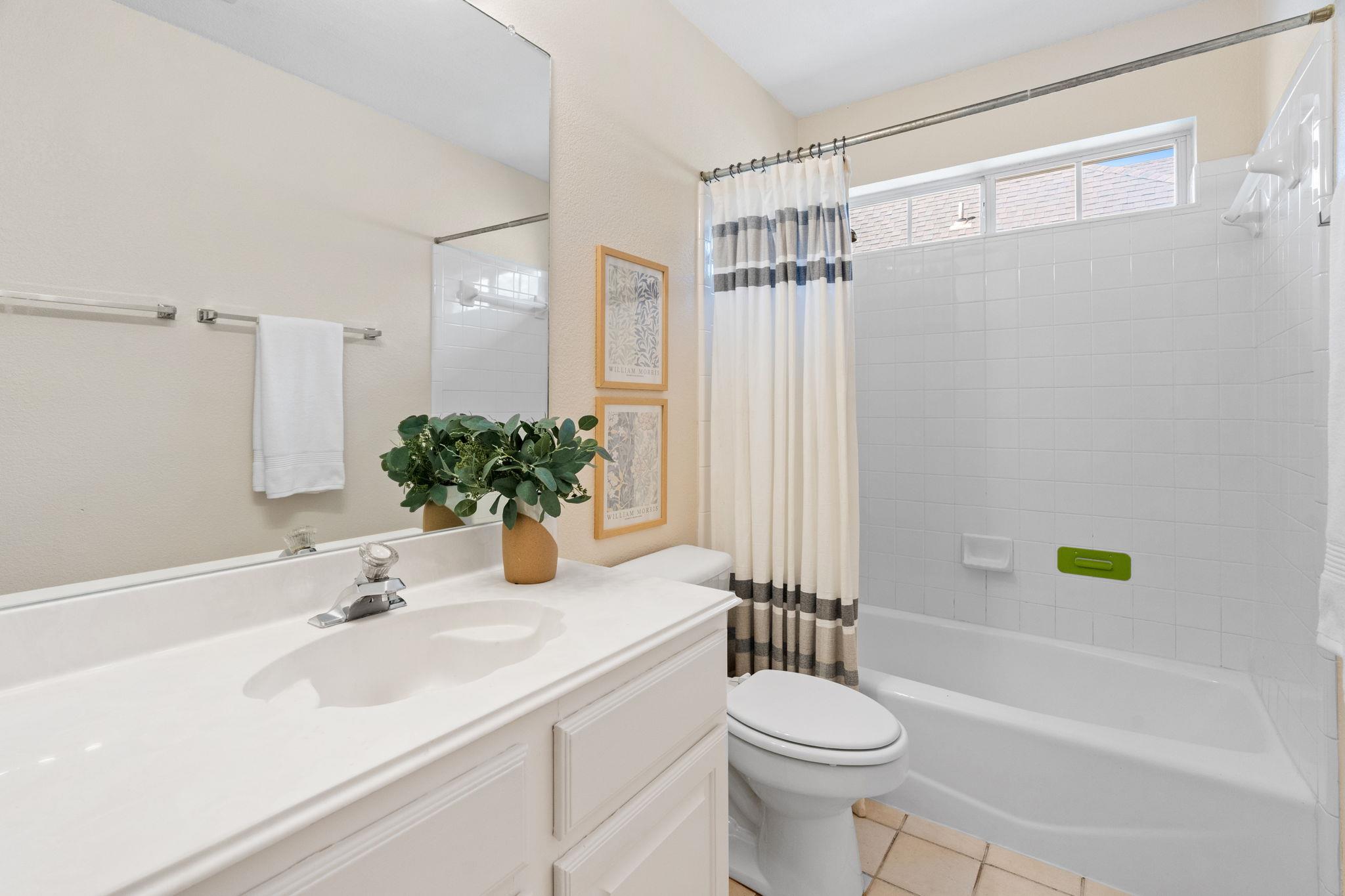 8009 Bottlebrush DR