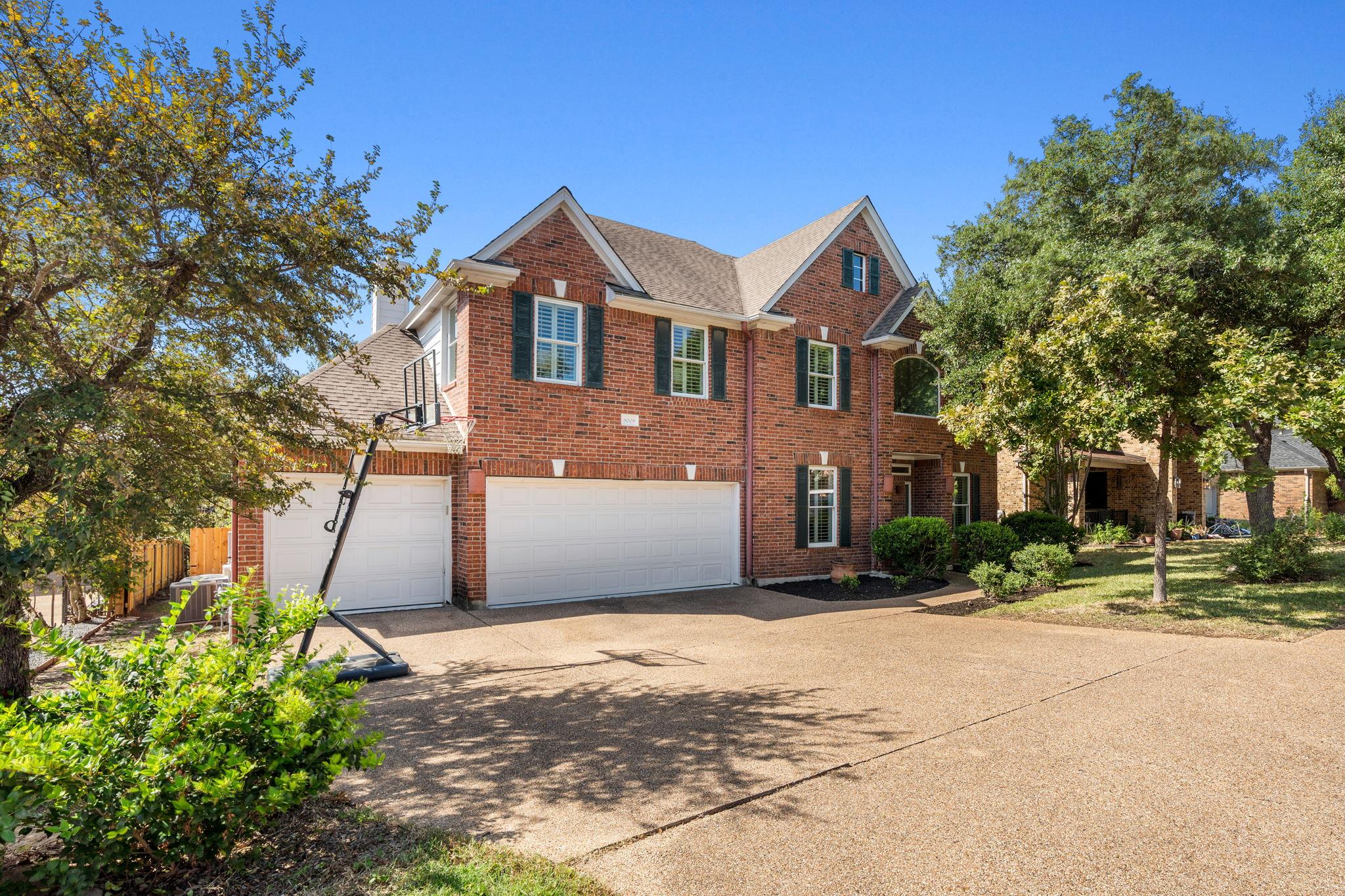 8009 Bottlebrush DR