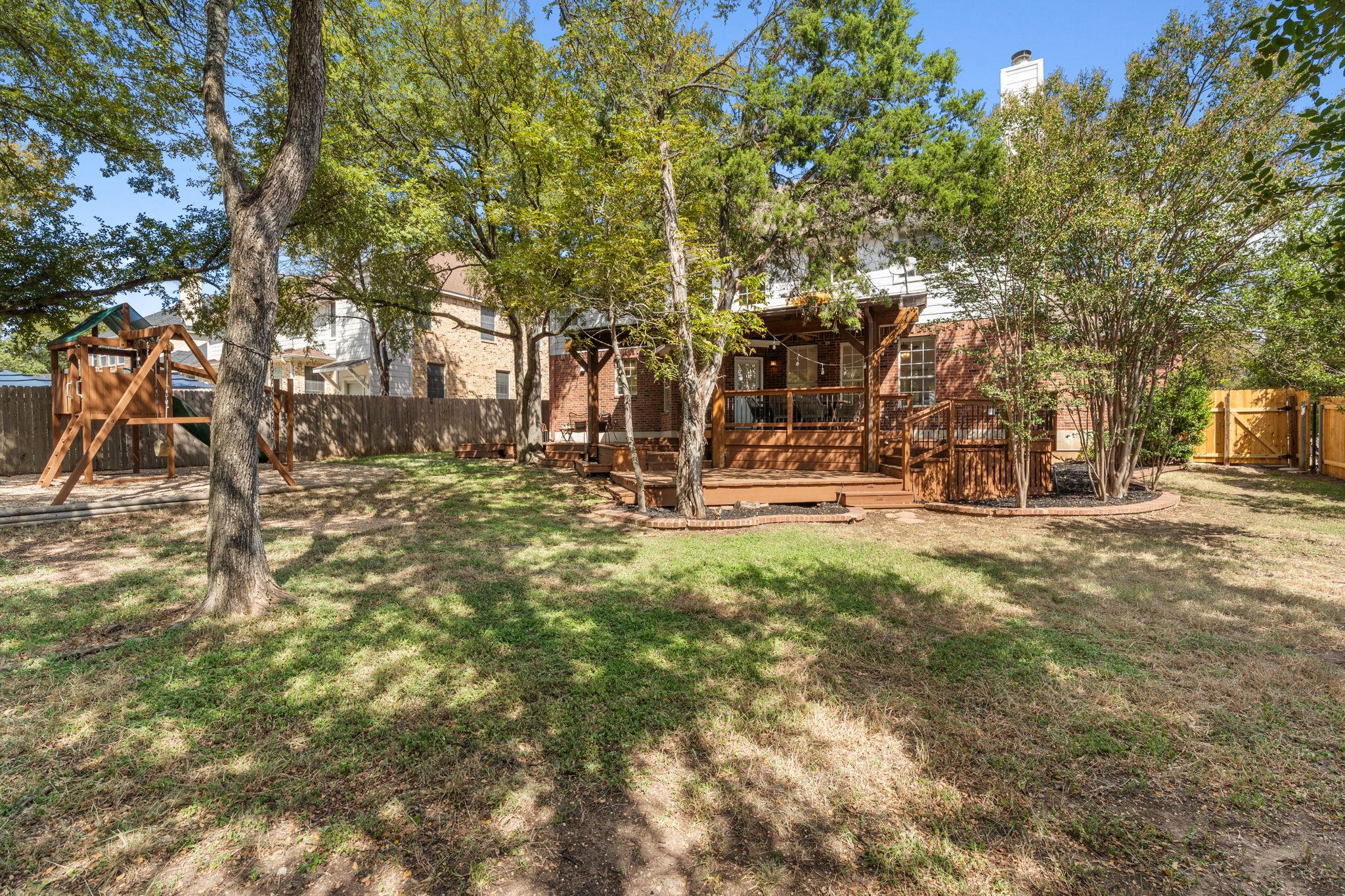8009 Bottlebrush DR