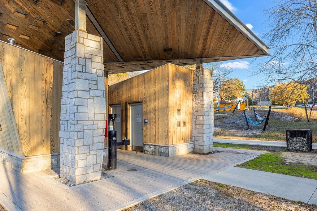 2527 Skyland Trail