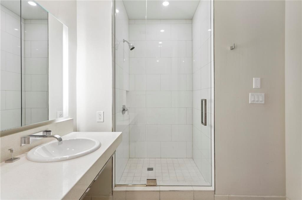 45 Ivan Allen Jr Boulevard Unit 1703