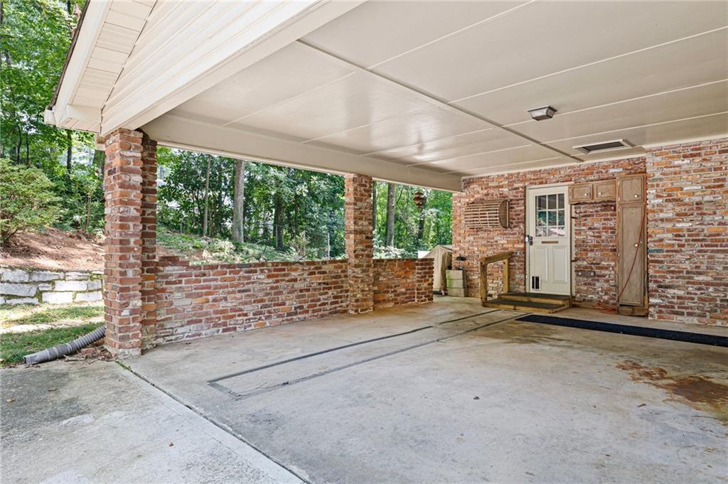 2452 Circlewood Road NE