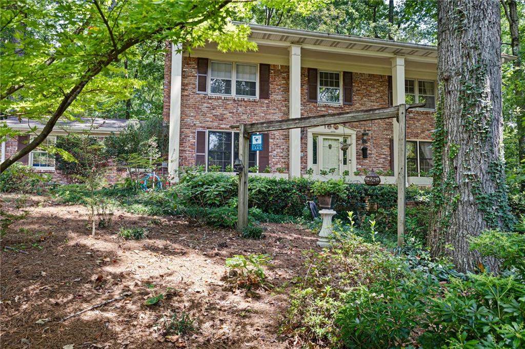 2452 Circlewood Road NE