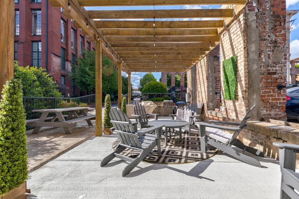 170 BOULEVARD SE Unit E105