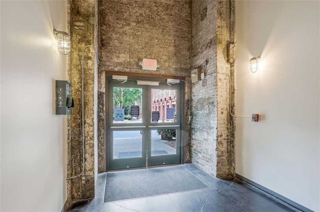 170 BOULEVARD SE Unit E105